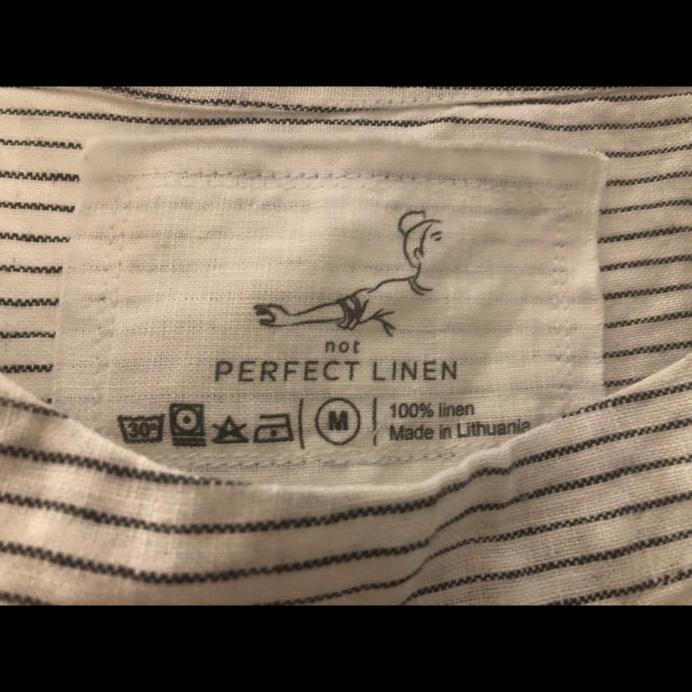 Not perfect linen fitted Hamburg tee. Medium.